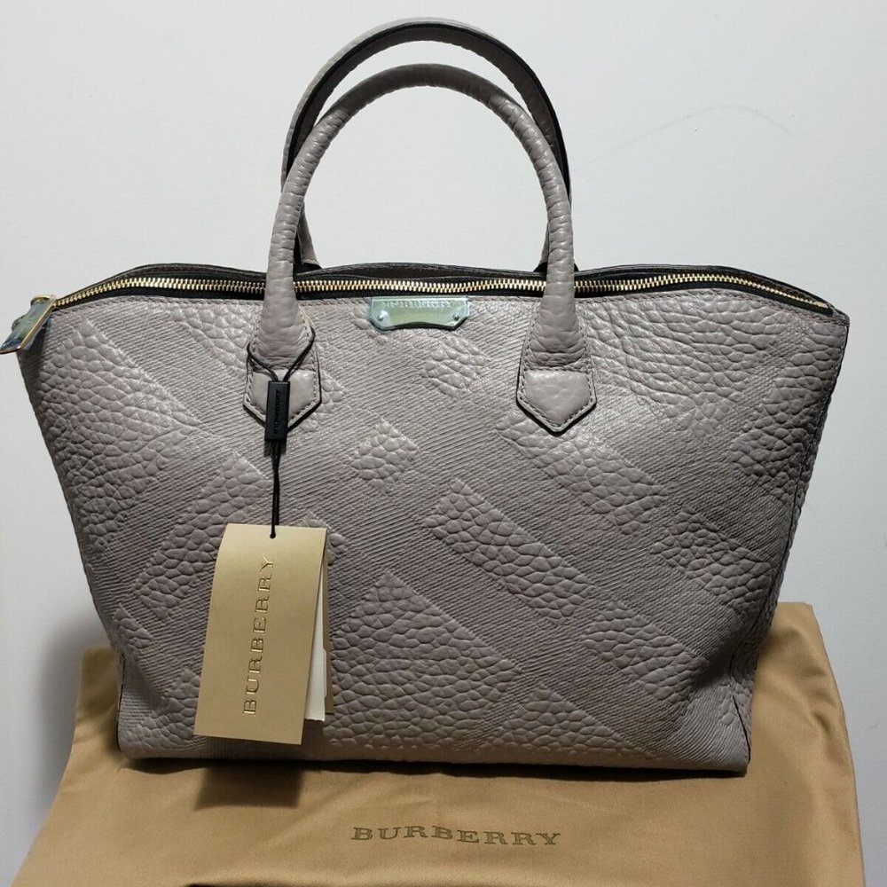 100% Authentic Brand New Burberry SG GRAIN CHECK MEDIUM DEWSBURY Pale Grey Tote